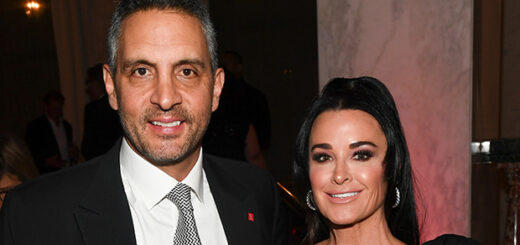 Kyle Richards Addresses Cheating Speculation Amid Mauricio Umansky Split in Emotional Talk With Erika Jayne: Watch