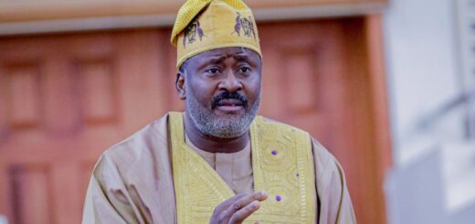 VIDEO: Desmond Elliot weeps as Meranda bows to Obasa’s pressure