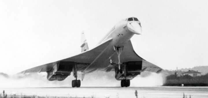 France names first Concorde jet a historical monument