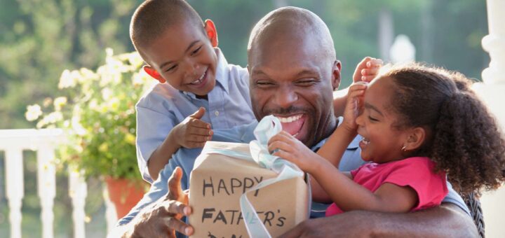 100 simple and sweet Father’s Day wishes that’ll make him smile