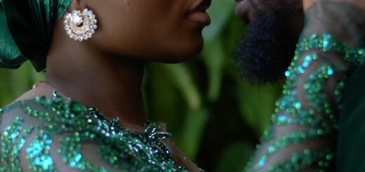 This Couple’s First Look Reaction Would Have You Grinning Hard!