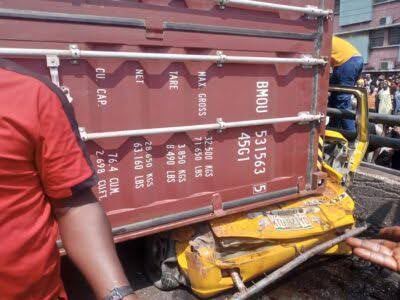 Sunday tragedy as 40-ft truck crushes minibus in Lagos, driver killed