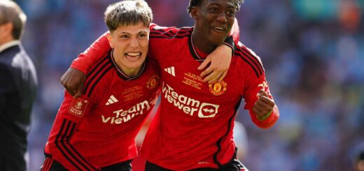 Manchester United pair ‘pray’ after decimating £150m valuation