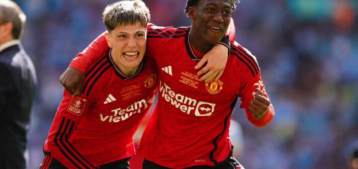 Manchester United pair ‘pray’ after decimating £150m valuation