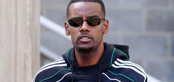 Alexander Isak transfer timeline ‘hint’ dropped!