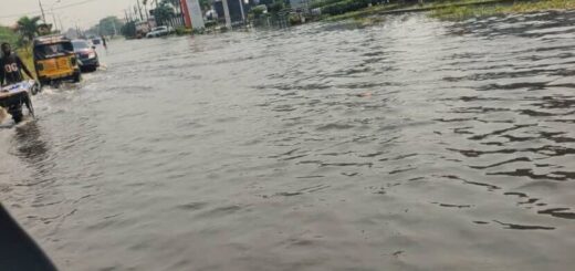 Heavy rainfall floods Lagos, residents struggle to navigate streets