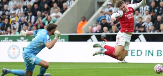 Howard Webb says there was a ‘clear error’ made by referee in Arsenal win vs Newcastle