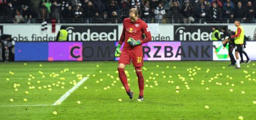 When German fans killed Monday Night Football with silence and tennis balls