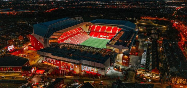 Liverpool disrupted by flight delay, Gravenberch out of Frankfurt trip