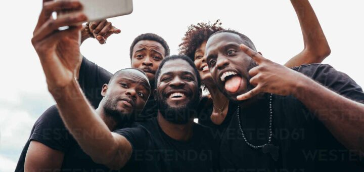 How to Revive a Dying Friendship When Life Gets in the Way