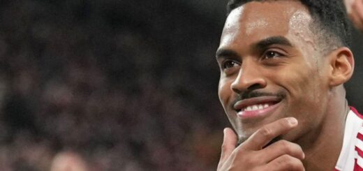 Gary Neville nails Liverpool ‘madness’ with nine-word confusion