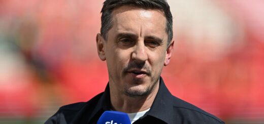 Gary Neville slams Liverpool star for ‘killing’ teammate in ‘really strange moment’ vs Man City